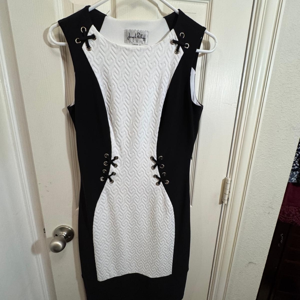 Joseph Ribkoff Cream Geometric Pattern Top